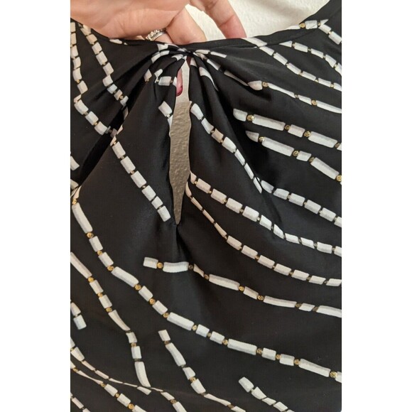 Wmn's MIRACLESUIT One-Piece Keyhole Front Black/White/Gold Metallic Swimsuit 10 - Picture 4 of 9